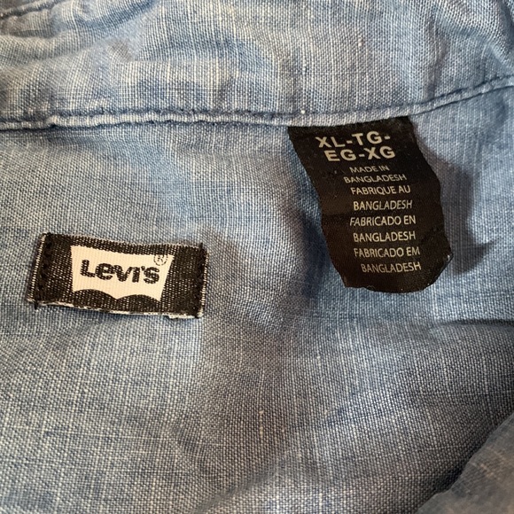 Men’s Levi’s, light blue, button-up shirt.  Size XL. - Picture 2 of 5